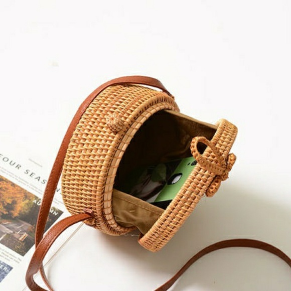 Rattan Round Straw Bag - Picture 5 of 8